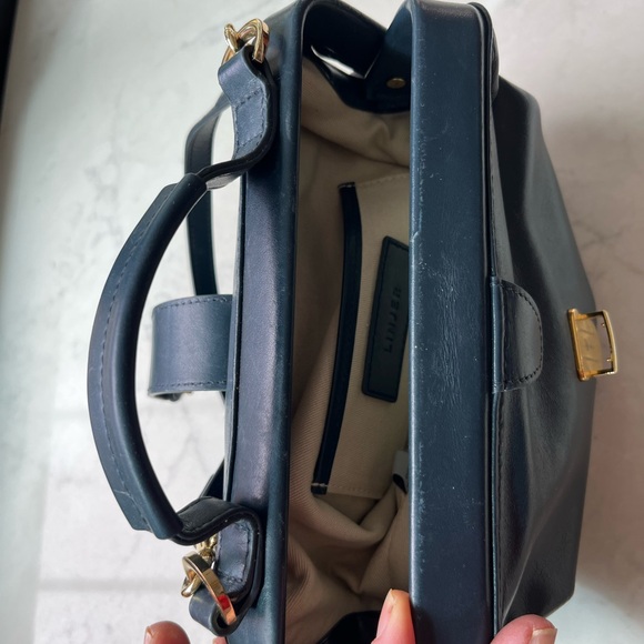 Linjer Navy Leather Crossbody Doctor Style Bag w/ Gold Hardware - Picture 9 of 11